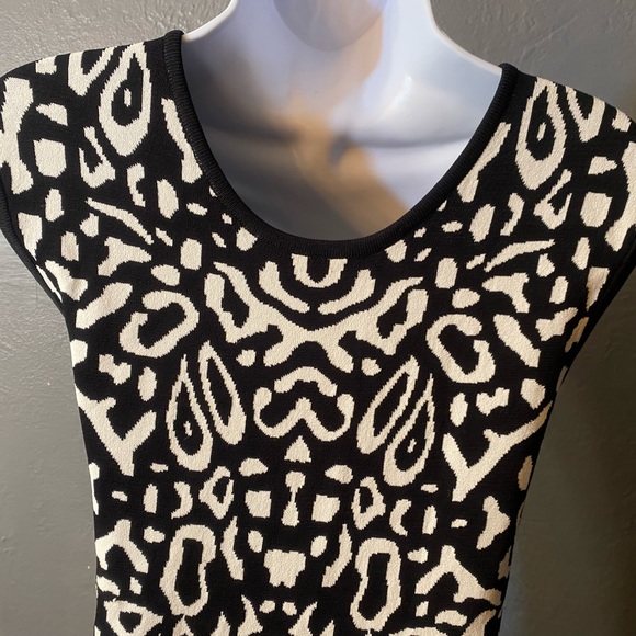 FELICITY & COCO Animal Print Jacquard Sweater Dress - Picture 13 of 16